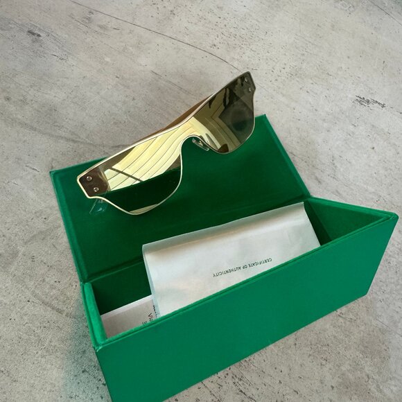 Bottega Veneta Gold Cat-Eye Sunglasses – Worn Once, Authentic, Box & Cards - Picture 5 of 8